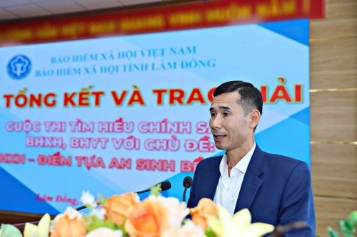 Ông Kiều Công Minh, Phó Giám đốc BHXH tỉnh đánh giá cuộc thi có sự hưởng ứng tích cực của các sở, ngành, đoàn thể, các đơn vị BHXH cơ sở cùng người dân