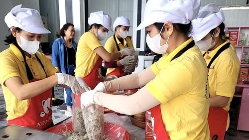 Sản phẩm cá bờm trắng của Hợp tác xã Sản xuất, mua bán, chế biến thủy sản Vương Đoàn đạt tiêu chuẩn OCOP - Ảnh: Q.N