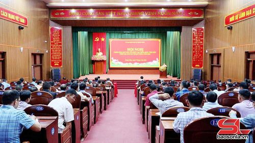 Xã Thuận Châu tổ chức hội nghị triển khai sắp xếp thôn, bản, tiểu khu trên địa bàn.