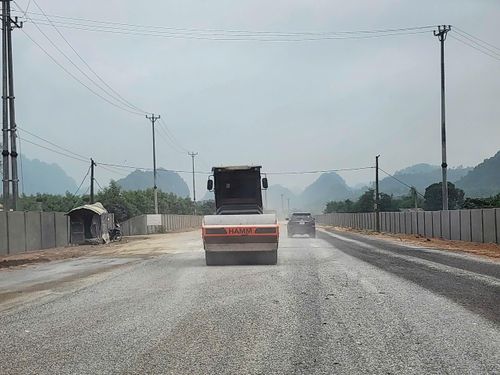 Sớm đưa các công trình vào khai thác, phát huy hiệu quả đầu tư và tạo động lực thúc đẩy phát triển kinh tế - xã hội.