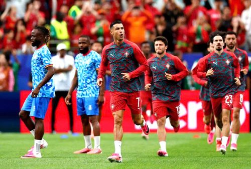 Ronaldo đang gặp áp lực lớn trước trận gặp Uzbekistan.