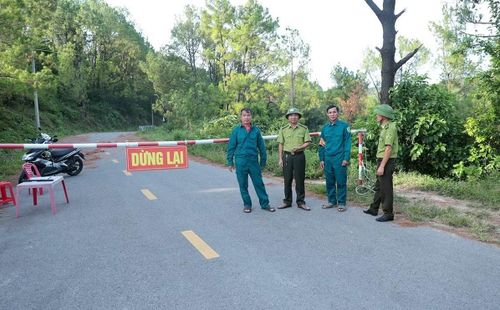 Nhiều địa phương đã lập các điểm chốt chặn để ngăn cháy rừng trong mùa nắng nóng.