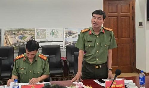 Đại tá Trần Cao Kiều, Phó Cục trưởng Cục Truyền thông CAND, Giám đốc - Tổng biên tập Nhà xuất bản CAND đóng góp nhiều ý kiến thiết thực nhằm triển khai hiệu quả chuỗi chương trình năm 2026.