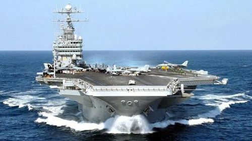 USS George Washington (CVN-73) hiện đang hoạt động tại biển Philippines. Đây là tàu sân bay được triển khai thường trực tại Nhật Bản và đóng vai trò then chốt trong chiến lược của Mỹ ở khu vực Ấn Độ Dương - Thái Bình Dương. Con tàu mới ghé Guam trong chuyến tuần tra đầu tiên của năm 2026.
