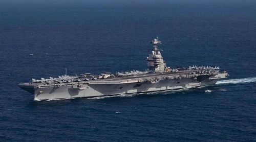 USS Gerald R. Ford (CVN-78), tàu sân bay hiện đại nhất thế giới, đã trở về Norfolk sau chuyến triển khai kéo dài 11 tháng. Con tàu hiện đang được sửa chữa và nâng cấp, đồng thời xử lý các hư hỏng phát sinh ngoài kế hoạch, bao gồm hậu quả từ một vụ cháy nghiêm trọng xảy ra trước đó. Nhiều khả năng Ford sẽ tiếp tục ở cảng trong phần lớn thời gian của năm 2026 và 2027.