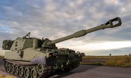 Pháo tự hành M109A7 Paladin sử dụng pháo chính cỡ nòng 155 mm, có kíp chiến đấu 4 người. Hệ thống đạt tốc độ bắn tối đa 4 phát/phút và duy trì tốc độ bắn 1 phát/phút.