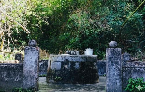 Một góc giếng cổ ở xã đảo Tam Hải. Ảnh: NT.