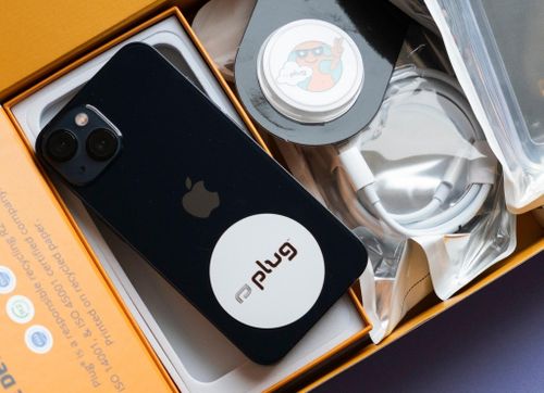 Thị trường iPhone cũ cũng sẽ không tránh khỏi xu hướng tăng giá. Ảnh: New York Times.