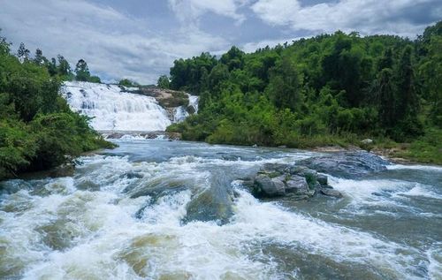 Thác Xao Va, điểm du lịch nổi tiếng tại Nghệ An. Ảnh: Sách Nguyễn