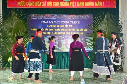 Kế hoạch cũng nhấn mạnh nhiệm vụ trọng tâm về công tác bảo tồn, phát huy bản sắc văn hóa truyền thống tốt đẹp của các dân tộc thiểu số. Ảnh minh họa