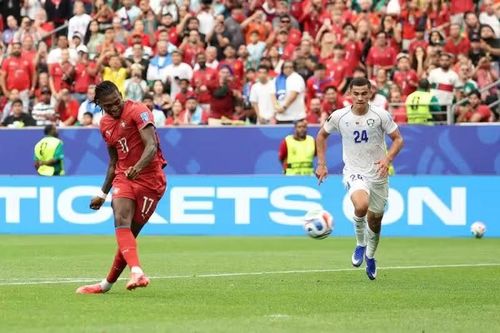 Rafael Leao ấn định chiến thắng 5-0. (Ảnh: FIFA)
