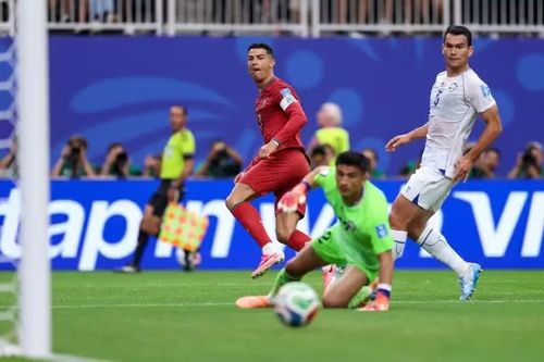 Ronaldo dứt điểm hiểm hóc vào góc xa khung thành. (Ảnh: FIFA)
