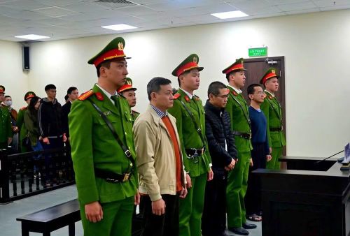 Ngày 31/12, Tòa án nhân dân thành phố Hà Nội đã mở phiên tòa xét xử sơ thẩm với bị cáo Lê Trung Khoa (sinh năm 1971), cùng 3 bị cáo khác bị truy tố về cùng tội “Làm, tàng trữ, phát tán, tuyên truyền thông tin, tài liệu nhằm chống Nhà nước Cộng hòa xã hội chủ nghĩa Việt Nam", theo quy định tại Điều 117, Bộ luật Hình sự.