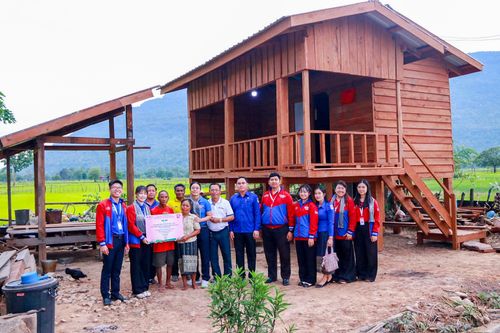  Thành đoàn TPHCM phối hợp ĐH Y Dược TPHCM và Tỉnh đoàn Attapeu, Lào, khánh thành, trao tặng công trình Nhà hữu nghị “Thanh niên Việt Nam - Lào, Lào - Việt Nam” 
