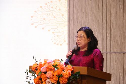  Trưởng phòng Giáo dục mầm non (Sở GD-ĐT TPHCM) Lương Thị Hồng Điệp nhấn mạnh yêu cầu chuyển đổi toàn diện về tư duy, cách thức quản lý và tổ chức hoạt động khi ứng dụng chuyển đổi số. 