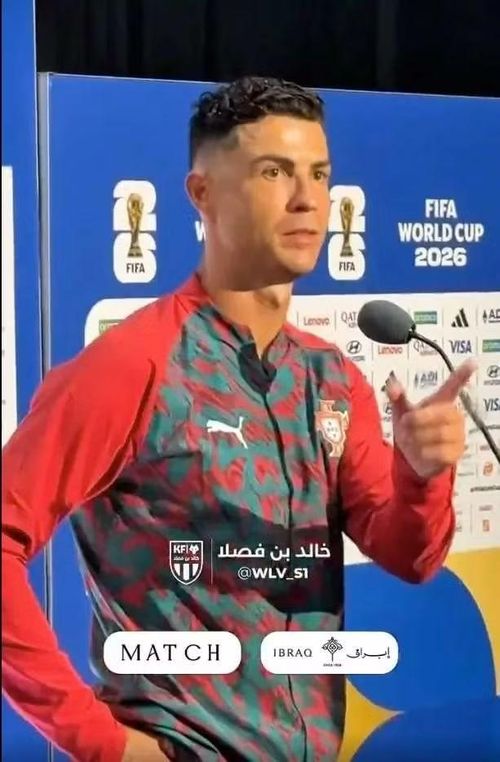 Ronaldo cắt lời phóng viên khi bị đặt câu hỏi về Lionel Messi.