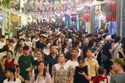 Quảng Ninh còn là trung tâm công nghiệp văn hóa, kinh tế di sản, kinh tế đêm và kinh tế đô thị của cả nước.