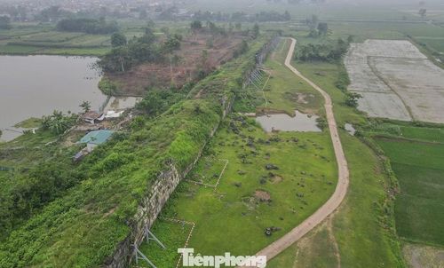 Theo Ban Quản lý di sản Thành Nhà Hồ và các di tích trọng điểm tỉnh Thanh Hóa, do mưa bão, tác động của thời gian và hậu quả chiến tranh khiến nhiều đoạn tường thành xuống cấp. Tình trạng sạt lở nghiêm trọng nhất ghi nhận tại khu vực tường thành phía Bắc, thuộc vùng lõi của kinh thành cổ.