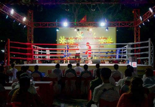 Tham gia Đại hội TDTT môn boxing có hơn 85 VĐV đến từ 19 xã, phường trên địa bàn tỉnh Gia Lai. Các VĐV từ 17-40 tuổi tranh tài ở 18 hạng cân. Giải vô địch boxing trẻ các CLB, võ đường tỉnh Gia Lai năm 2026 thu hút hơn 100 võ sĩ đến từ 27 võ đường, CLB. Giải đấu tổ chức tranh tài ở 2 nhóm tuổi gồm: 12-14 và 15-16 tuổi với 20 hạng cân.