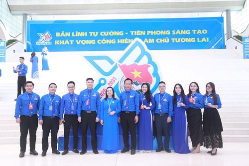Anh Nguyễn Duy Nam, Bí thư Đoàn Thanh niên Tòa án nhân dân tối cao cùng đoàn đại biểu Đoàn các cơ quan Đảng Trung ương.