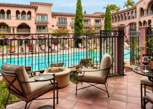 Khu nghỉ dưỡng có 4 bể bơi. Ảnh: Fairmont Grand Del Mar