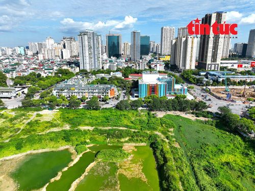 Dự án Công viên hồ điều hòa khu đô thị Tây Nam Hà Nội nằm đối diện Nhà hát Tuổi trẻ cơ sở 2, được kỳ vọng trở thành không gian công cộng, sinh hoạt văn hóa của người dân Thủ đô.