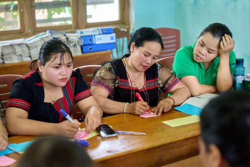 Các khóa tập huấn giúp thành viên nắm vững quy trình từ khâu chế biến đến sản xuất và tiêu thụ sản phẩm.