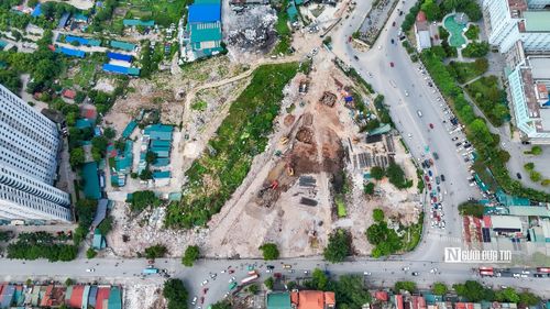 Nhìn từ trên cao, sau gần 10 năm, công trình hiện đã được tái khởi động với nhiều mũi thi công được triển khai đồng loạt.