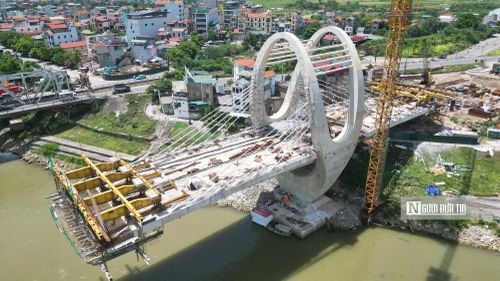 Điểm nhấn của cầu Đuống mới là 2 trụ cầu bê tông hình elip