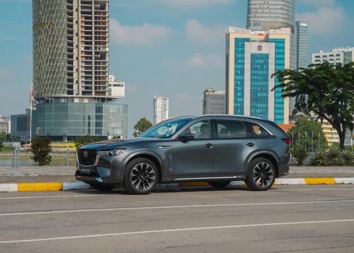 Mẫu xe CX-90 điện hóa mới có giá từ 1,899 tỷ đến 2,299 tỷ đồng.