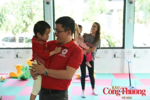 Tại Trung tâm nuôi dạy trẻ mồ côi Chữ thập đỏ Đà Nẵng, cũng tăng cường không gian xanh, sử dụng điện tiết kiệm, hiệu quả