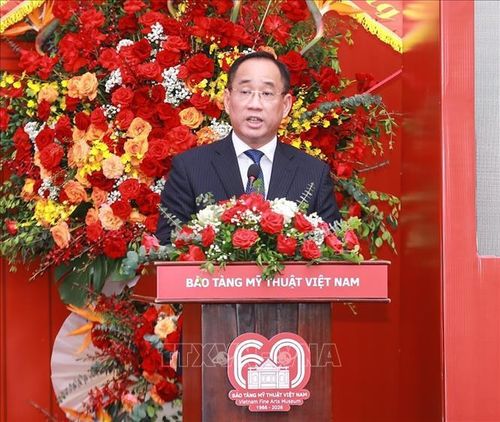 Tiến sĩ Nguyễn Anh Minh, Giám đốc Bảo tàng Mỹ thuật Việt Nam phát biểu.
