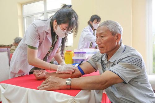 Các gia đình thân nhân liệt sĩ trên địa bàn tỉnh Lâm Đồng tự nguyện tham gia lấy mẫu ADN thân nhân liệt sĩ, thể hiện niềm tin và sự đồng thuận cao