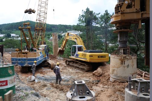 Công tác thi công cầu cạn Mimosa đang được triển khai khẩn trương nhằm sớm đưa công trình vào sử dụng