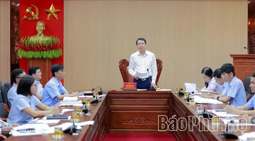Đồng chí Trưởng Ban Tổ chức Tỉnh ủy Phú Thọ Bùi Đình Thi dự và chủ trì hội nghị tại điểm cầu tỉnh Phú Thọ.