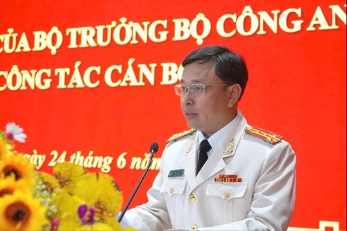 Tân Phó Giám đốc Công an tỉnh Tây Ninh Đại tá Phạm Thanh Tùng phát biểu nhận nhiệm vụ