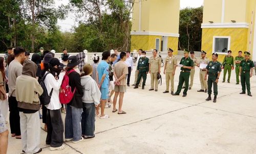 Quá trình tiếp nhận công dân do nước bạn trao trả, Công an Tây Ninh phát hiện nhiều đối tượng phạm pháp trốn truy nã như lừa đảo, đánh bạc, giết người, cướp tài sản.