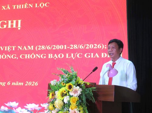 Phó Bí thư Thường trực Đảng ủy xã Phùng Khải Lợi phát biểu chỉ đạo tại hội nghị. Ảnh: Tú Linh