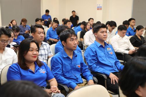 Các bạn trẻ tham dự chương trình. Ảnh: BTC