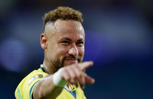 Neymar chưa cần ghi bàn để trở thành tâm điểm trong ngày Brazil thắng Scotland. 
