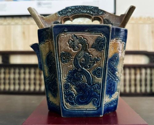 Ấm trà Long Thọ, đồ cung tiến triều Nguyễn (Sưu tập Trần Thanh Hưng)