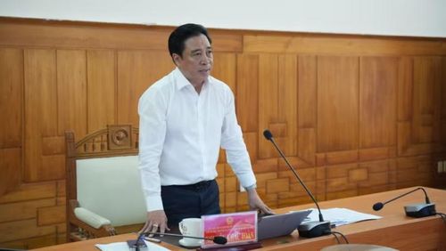 Chủ tịch Ủy ban nhân dân thành phố Nguyễn Khắc Toàn phát biểu kết luận kỳ họp.