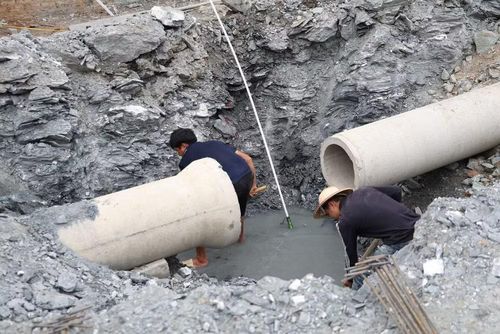 Hệ thống cống thoát nước Trường phổ thông nội trú liên cấp Tiểu học và Trung học cơ sở Thanh Thủy đang dần hoàn thiện.