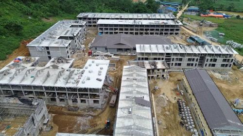 Nhà thầu huy động gần 500 cán bộ, công nhân thi công dự án xây dựng Trường phổ thông nội trú liên cấp Tiểu học và Trung học cơ sở Minh Tân.