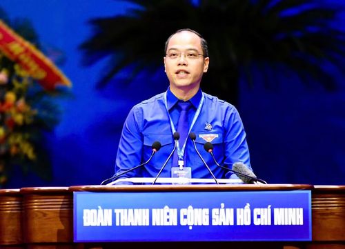 Anh Nguyễn Tiến Hưng - Ủy viên Ban Thường vụ T.Ư Đoàn, Thành ủy viên, Bí thư Thành Đoàn, Chủ tịch Hội Sinh viên TP. Hà Nội phát biểu tham luận tại Đại hội.