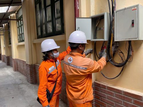  Nhu cầu tiêu dùng điện tăng mạnh trong chuỗi ngày miền Bắc oi nóng và tăng nhiệt 