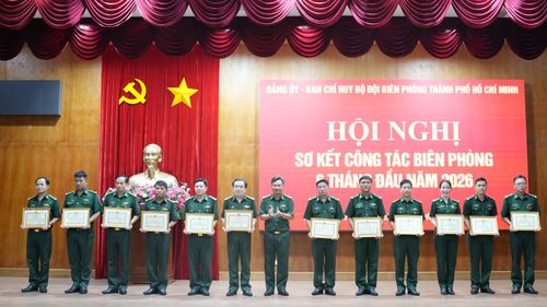  Các tập thể, cá nhân có thành tích xuất sắc nhận Giấy khen của Bộ Tư lệnh TPHCM và Ban Chỉ huy Bộ đội Biên phòng Thành phố 