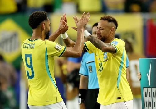 Neymar vào sân thay Cunha ở những phút cuối trận.