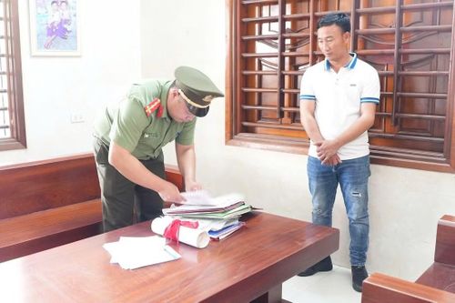 Cơ quan An ninh điều tra Công an Nghệ An khám xét nơi làm việc, chỗ ở của Lưu Văn Phong.