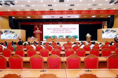 Toàn cảnh kỳ họp thứ Tư HĐND tỉnh Thái Nguyên.